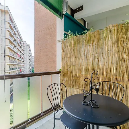 Guesthost - Lovely X5 With Terrace Appartement