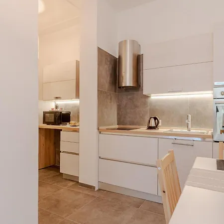 Guesthost - Lovely X5 With Terrace Turin