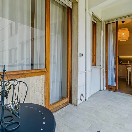 Guesthost - Lovely X5 With Terrace