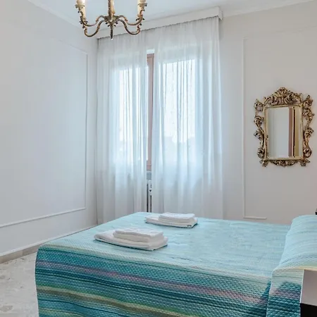 Guesthost - Lovely X5 With Terrace * トリノ