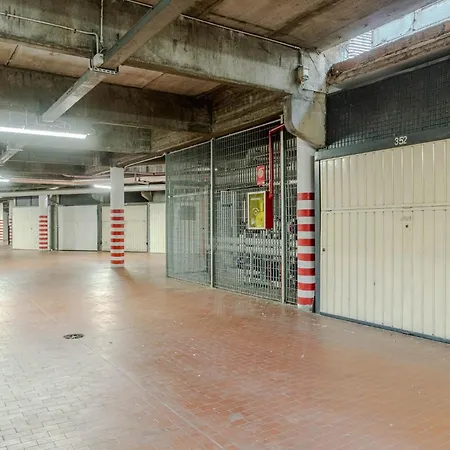 アパート Guesthost - Lovely X5 With Terrace *