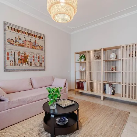 Guesthost - Lovely X5 With Terrace