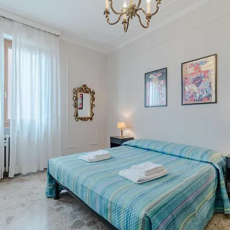 Guesthost - Lovely X5 With Terrace Appartement *